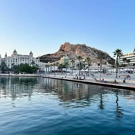 Апартаменты Gran Atico Con Terraza En El Centro De Аликанте