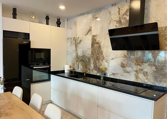 Apartament Gran Atico Con Terraza En El Centro De *